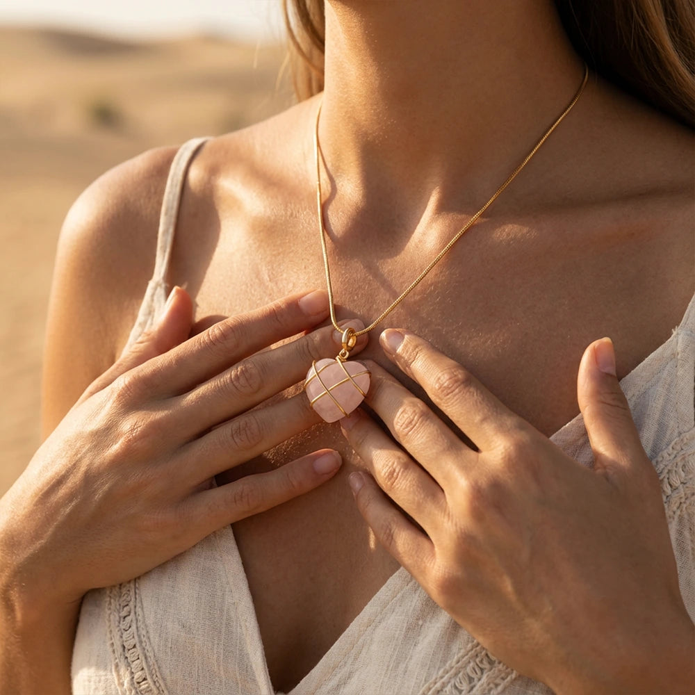 Pendentif "Love" en Quartz Rose