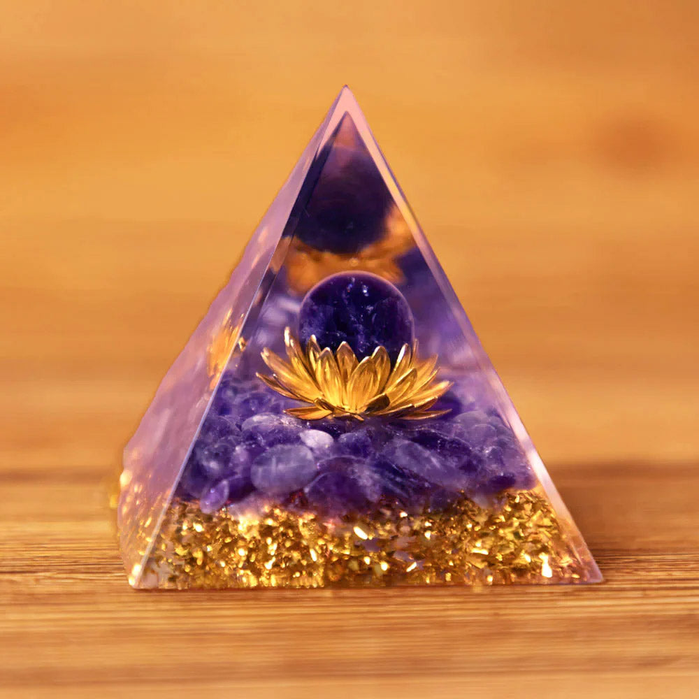 🎁 Pyramide Orgonite Sacrée (CADEAU)