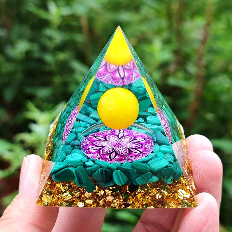 Pyramide Orgonite en Malachite